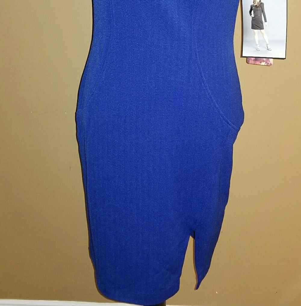 Dress - Picture 2 of 4